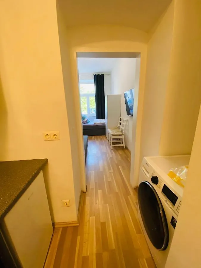 Niceapartmenthollergasse 1A Vienna 0*,  Austria